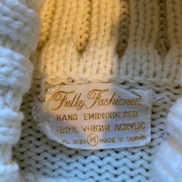 Fully Fashioned Hand Embroidered Floral Turtleneck Sweater: Size Medium - Picture 8 of 8
